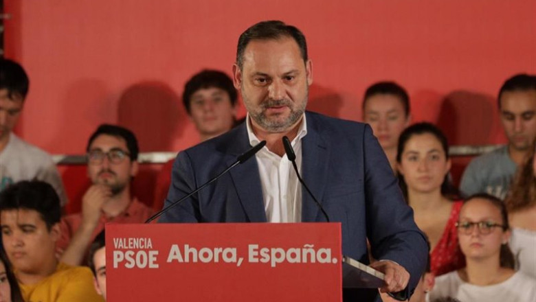 El ministro de Fomento en funciones, José Luis Ábalos, en un acto de precampaña del PSOE en Valencia a 2 de octubre de 2019 | Enrique Palomares - Europa Press ep el ministro de fomento en funciones jose luis abalos en un acto de precampana del psoe en