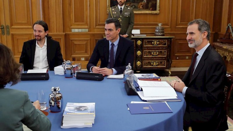 El Rey, Pedro Sánchez y Pablo Iglesias durante la reunión del Consejo de Seguridad Nacional en el Palacio de la Zarzuela | Pool ep el rey pedro sanchez y pablo iglesias durante la reunion del consejo de seguridad nacional en el