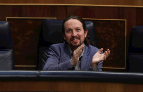 ep el vicepresidente segundo del gobierno pablo iglesias aplaude durante el pleno del congreso