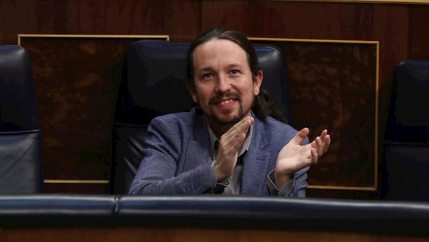 ep el vicepresidente segundo del gobierno pablo iglesias aplaude durante el pleno del congreso
