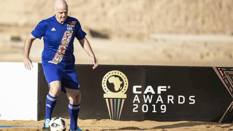 ep gianni infantino jugando un partido ep gianni infantino jugando un partido