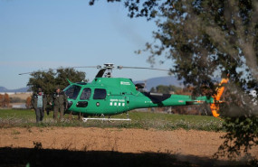 ep helicoptero en el centro de torreferrussa en las zonas restringidas por la cuarentena ante la