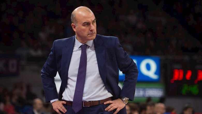 ep jaume ponsarnau dirigiendo al valencia basket ep jaume ponsarnau dirigiendo al valencia basket