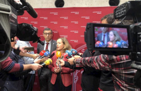 ep la ministra en funciones de economia y empresa nadia calvino acompanada del rector de la umu jose
