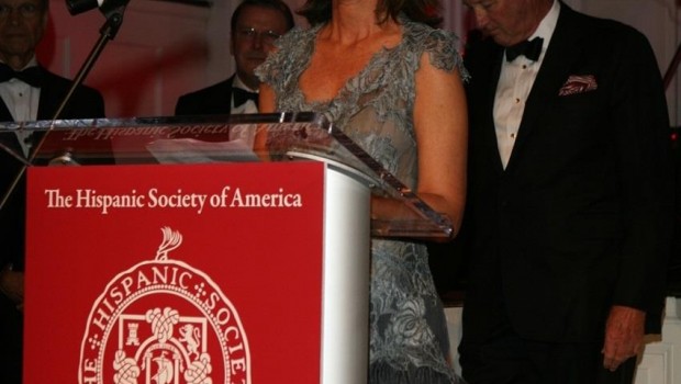 ep liliana godia recogiendopremiola hispanic society of america