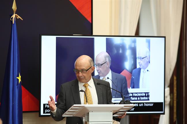 El ministro de Hacienda, Cristóbal Montoro, interviene en una jornada | EUROPA PRESS ep ministrohacienda cristobal montoro intervieneuna jornada