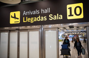 ep pasajeros procedentes de marruecos y otros destinos llegan al aeropuerto adolfo suarez ep pasajeros procedentes de marruecos y otros destinos llegan al aeropuerto adolfo suarez