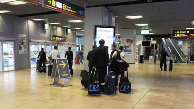 ep pasajeros procedentes en la terminal t1 del aeropuerto adolfo suarez madrid barajas en madrid