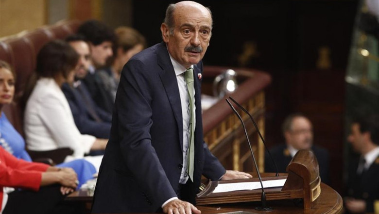 El portavoz del Partido Regionalista Cántabro (PRC) en el Congreso de los Diputados, José María Mazón, durante su discurso previo a la segunda votación para la investidura del candidato socialista a la Presidencia del Gobierno. | Eduardo Parra - Europa Press ep portavozpartido regionalista cantabro prc encongresolos diputados jose maria mazon durantediscurso previola segunda votacionla investiduracandidato socialistala presidenciagobierno