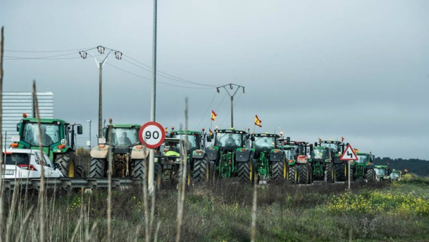ep tractorada de titulcia a torrejon de velasco en la m 404 durante la sexta jornada de protestas de