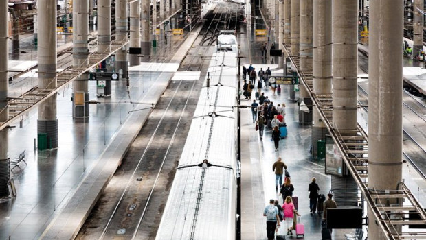 ep viajeros en la estacion de madrid   puerta de atocha   almudena grandes a 21 de octubre de 2025
