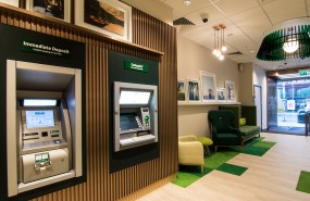 lloyds banking branch