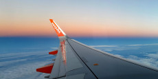 un avion easyjet 