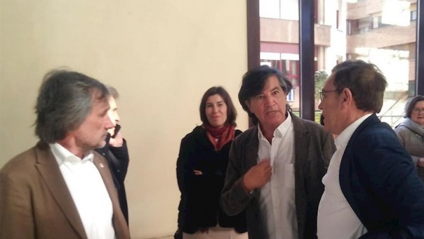 ep carlos lopez otin en el centro de la imagen