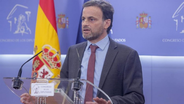 ep el diputado de en comu podem jaume asens llodra ofrece una rueda de prensa en el congreso de los