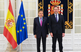 ep el ministro de agricultura pesca y alimentacion luis planas junto al comisario de agricultura y