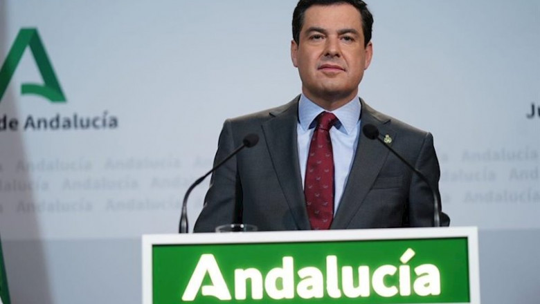 El presidente de la Junta de Andalucía, Juanma Moreno, comparece en rueda de prensa en Sevilla tras la primera reunión del Gabinete de Crisis constituido por la Junta por el coronavirus | JUNTA DE ANDALUCÍA ep el presidente de la junta de andalucia juanma moreno comparece en rueda de prensa en sevilla tras