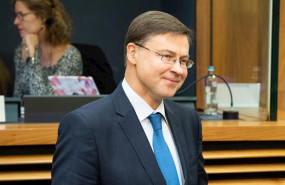 ep el vicepresidente economico de la comision europea responsable de servicios financieros valdis