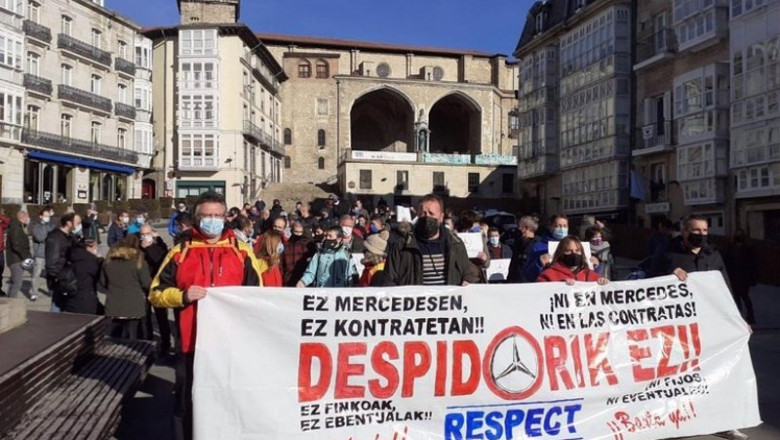 ep los trabajadores se han concentrado este viernes en la plaza de la virgen blanca con el lema ni ep los trabajadores se han concentrado este viernes en la plaza de la virgen blanca con el lema ni