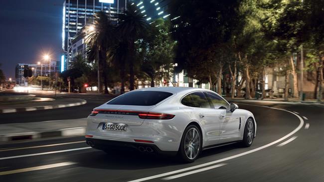 Panamera Turbo S E-Hybrid | PORSCHE ep panamera turbo s e-hybrid