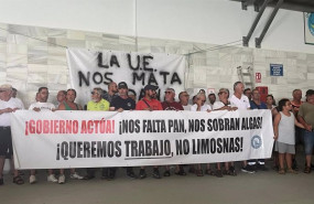 ep pescadores de barbate y conil protestan ante la situacion del sector