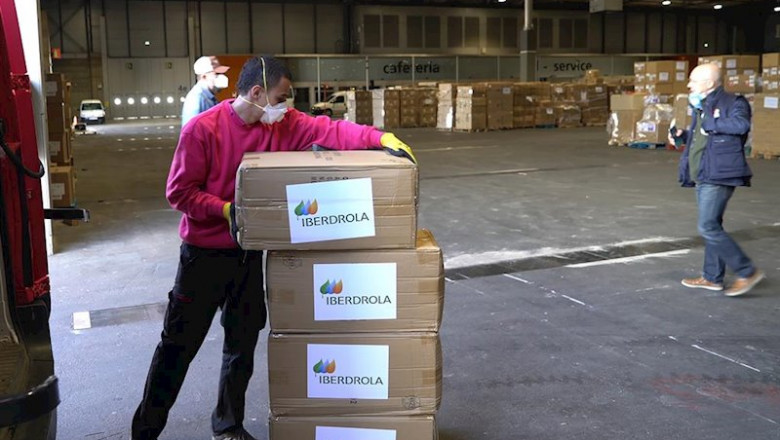Reparto de mantas por parte de Iberdrola en el marco de medidas para mitigar el efecto del Covid-19 | IBERDROLA ep reparto de mantas por parte de iberdrola en el marco de medidas para mitigar el efecto del