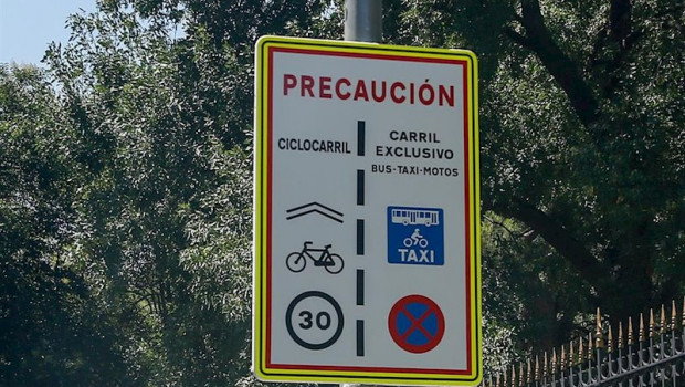 ep senal de precaucion ciclocarril y carril exclusivo bus-taxi-motos