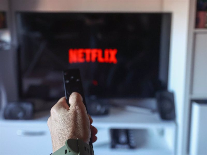 Netflix supera estimaciones con sus cuentas pero cae al decepcionar con las previsiones
