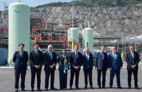 ep visita del presidente del pp alberto nunez feijoo a petronor