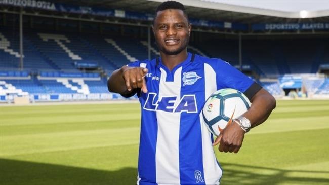 Wakaso Mubarak se presenta con el Deportivo Alavés | DEPORTIVO ALAVÉS ep wakaso mubarakpresentadeportivo alaves