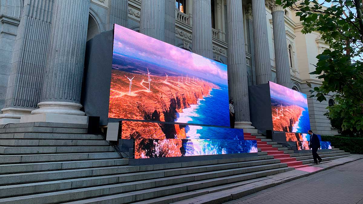 Acciona Energía arranca su andadura bursátil con subidas del 7,33%