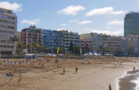 ep ambiente en la playa de las canteras en las palmas de gran canaria