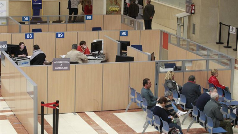 ep archivo   delegacion de hacienda durante la campana de la renta