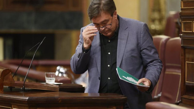 ep archivo   el diputado en las cortes generales por teruel tomas guitarte en una sesion de control