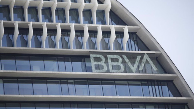 ep archivo   el edificio del la vela sede del bbva en madrid con el nuevo logo de la compania