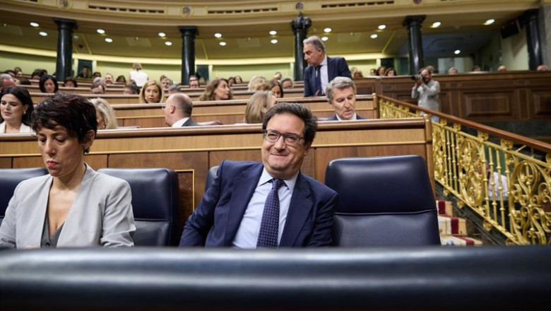 ep archivo   la ministra de inclusion seguridad social y migraciones elma saiz y el ministro para la