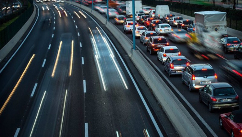 Archivo - Tráfico de coches en carretera de España. | DAVID RAMOS - Archivo ep archivo trafico de coches en carretera de espana