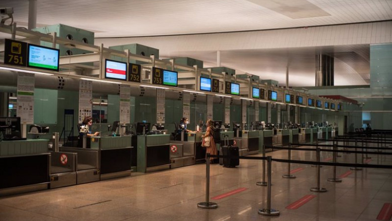 Matias Chiofalo - Archivo ep archivo una pasajera acude a los mostradores de las aerolineas del aeropuerto josep tarradellas