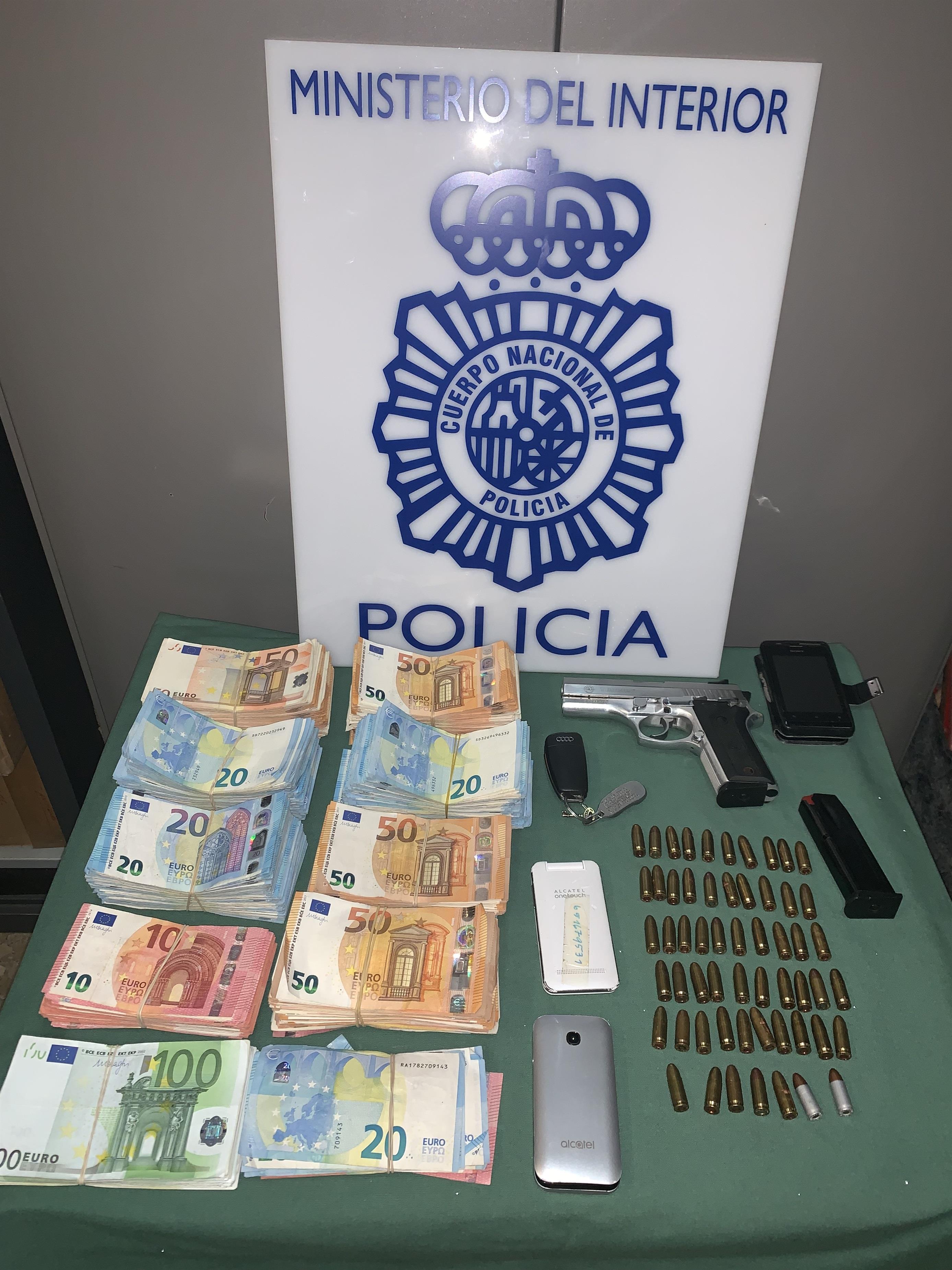 POLICÍA NACIONAL ep dinerouna pistola intervenidasla operacion ravena