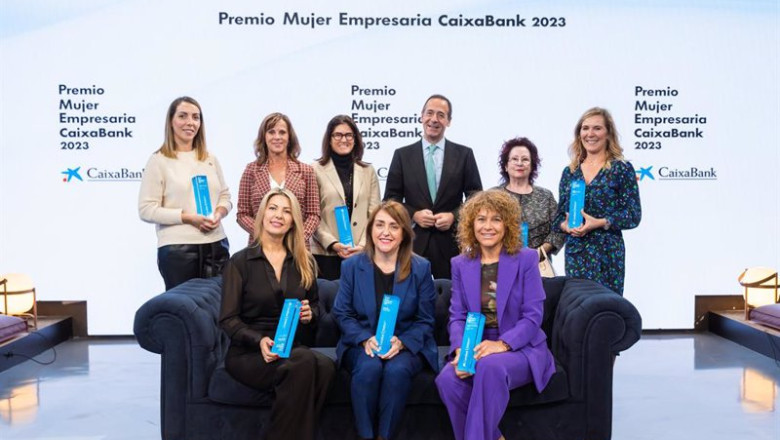 ep el consejero delegado de caixabank gonzalo gortazar junto a las ganadoras de los premios mujer ep el consejero delegado de caixabank gonzalo gortazar junto a las ganadoras de los premios mujer