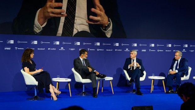 ep el ministro de industria y turismo del gobierno jordi hereu el director de veolia espana daniel