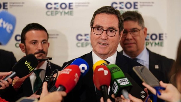 ep el presidente de ceoe antonio garamendi atiende a los medios durante el acto institucional por la