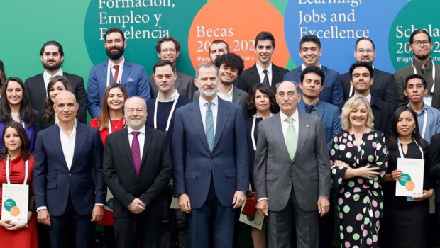 ep entrega de las becas iberdrola a la que ha asistido el rey felipe vi