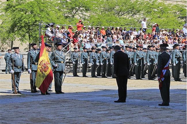 ep entrega titulos 39 promocionsuboficiales guardia civil