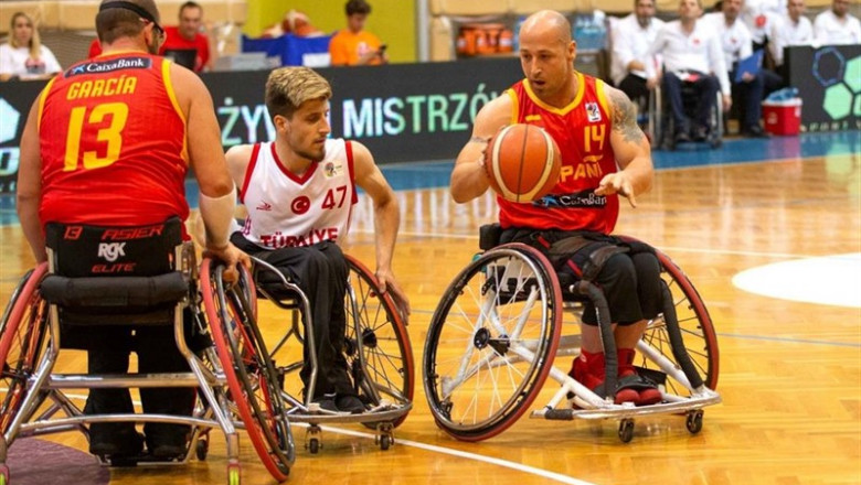 España tumba a Turquía y acaba invicta la primera fase del Europeo en silla de ruedas. | FEDDF ep espana tumba a turquia y acaba invicta la primera fase del europeo en silla de ruedas