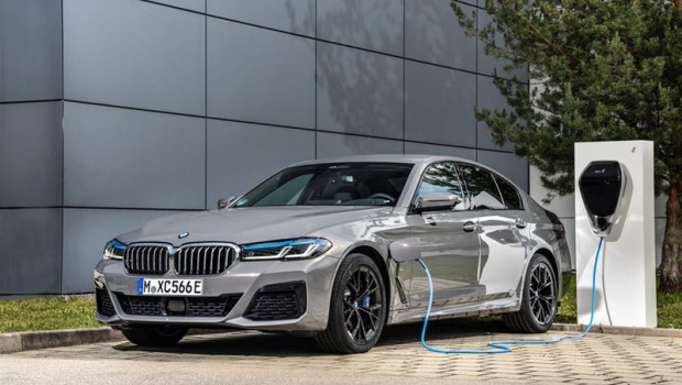 ep imagen del nuevo bmw 545e xdrive berlina