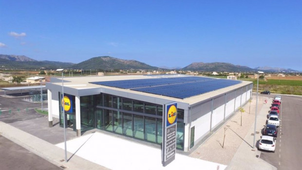 ep instalacion de placas solares de solarprofit en un establecimiento de lidl