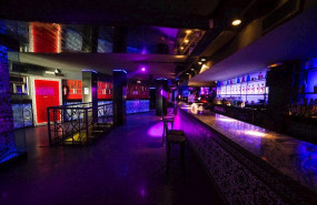 ep interior de una discoteca