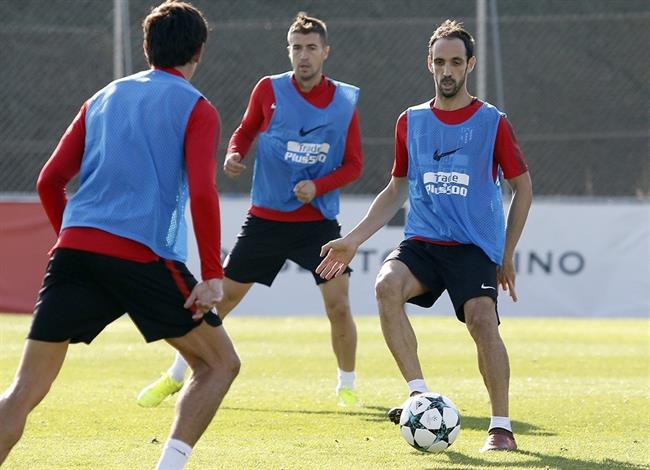 Juanfran y Gabi entrenando con el Atlético | ALBERTO MOLINA ep juanfrangabi entrenandoatletico