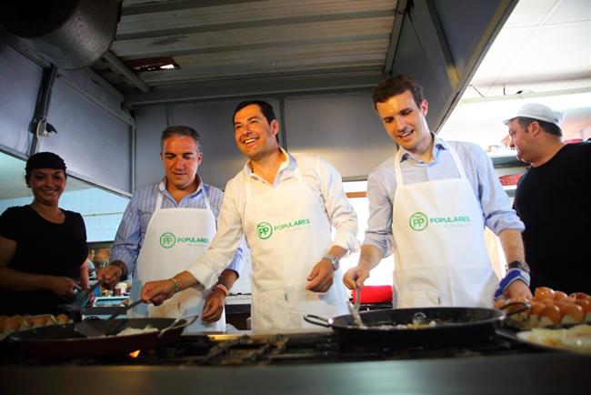 Juanma Moreno, entre Bendodo y Casado, en 2015 en Málaga | EUROPA PRESS/PP-A - Archivo ep juanma moreno entre bendodocasado en 2015malaga
